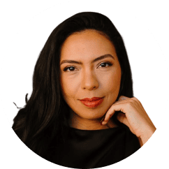 Lara Cerqueira docente da pós-graduação em fitoterapia clínica